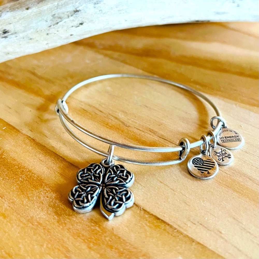 Alex an Ani 4 leaf Celtic knot clover bracelet